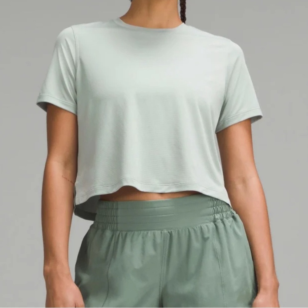 Lululemon Ultra Waist-Length T-Shirt in Jade Grey